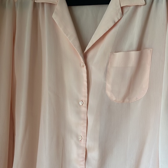 Vintage pink button down long sleeve blouse by Langtry - Picture 2 of 7
